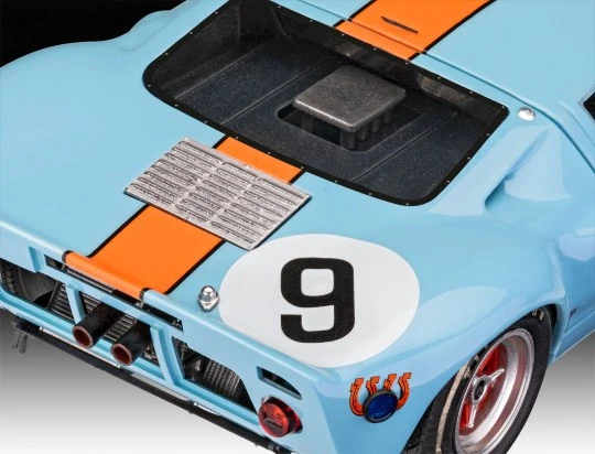Revell 1/24 Ford GT 40 Le Mans 1968 Limited Edition 07696 - Image 3