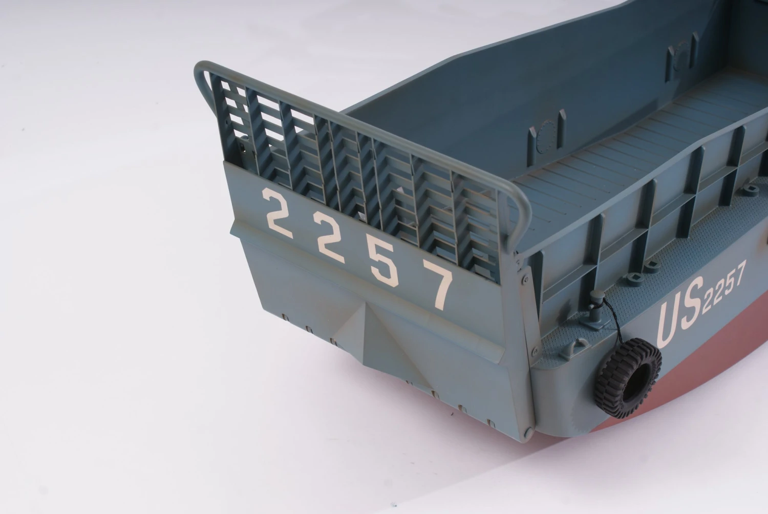 Premium Line - Landing Craft Pre-Built Scale Model Boat - Image 3