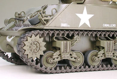 Tamiya 1/35 US M4A3 Sherman W/75mm Gun & 3 Figs 35250 - Image 6