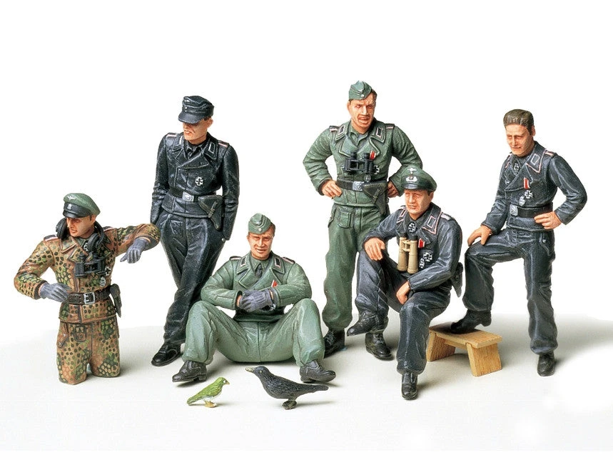 Tamiya 1/35 German Tank Crew At Rest 35201